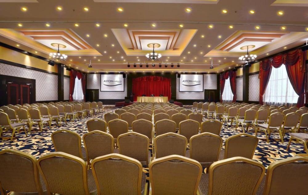 Aston Karimun City Hotel Tanjung Balai Karimun Exterior photo