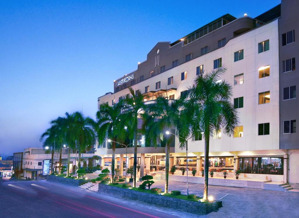 Aston Karimun City Hotel Tanjung Balai Karimun Exterior photo
